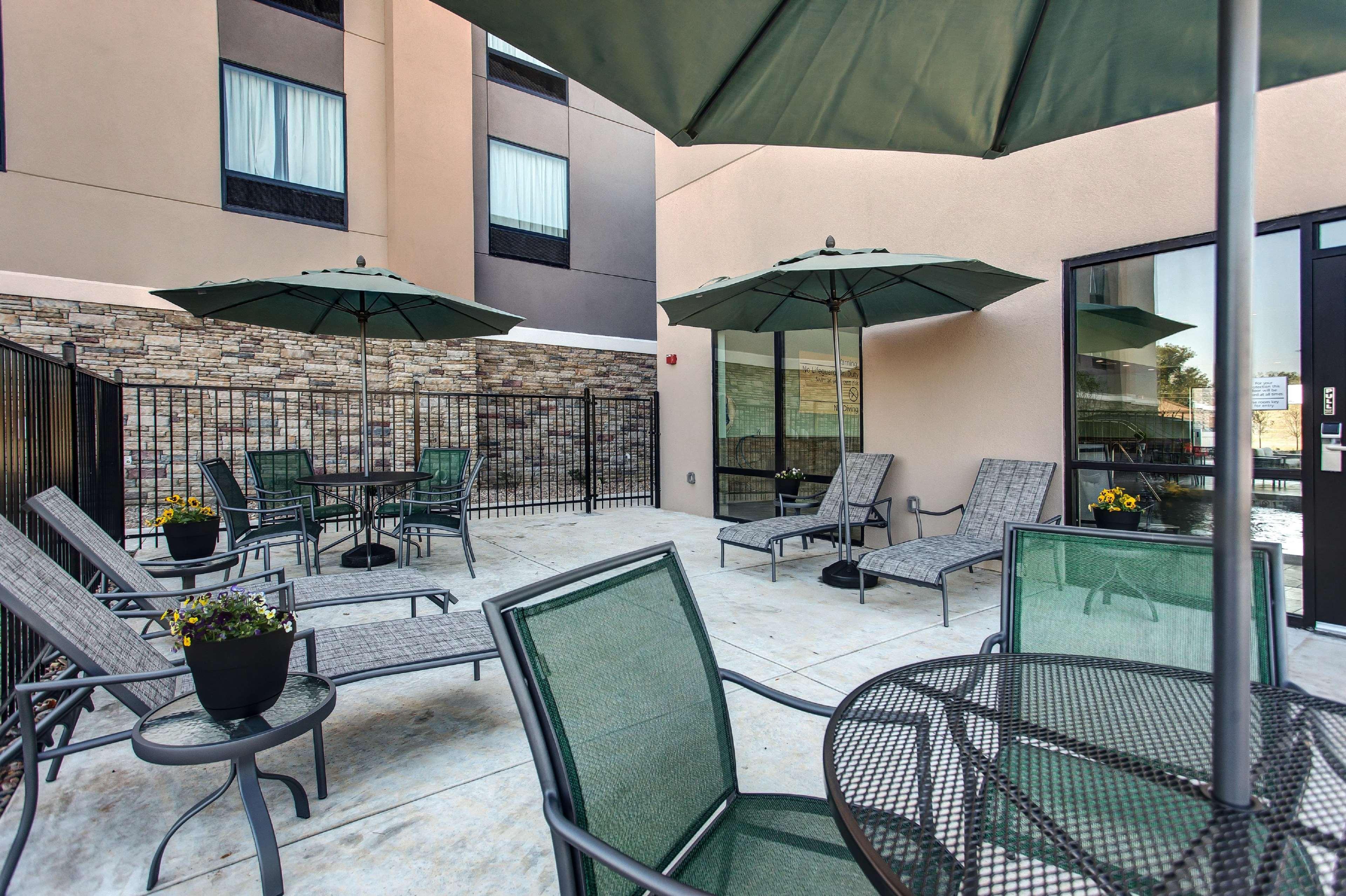 Hampton Inn & Suites-Wichita/Airport, Ks Kültér fotó