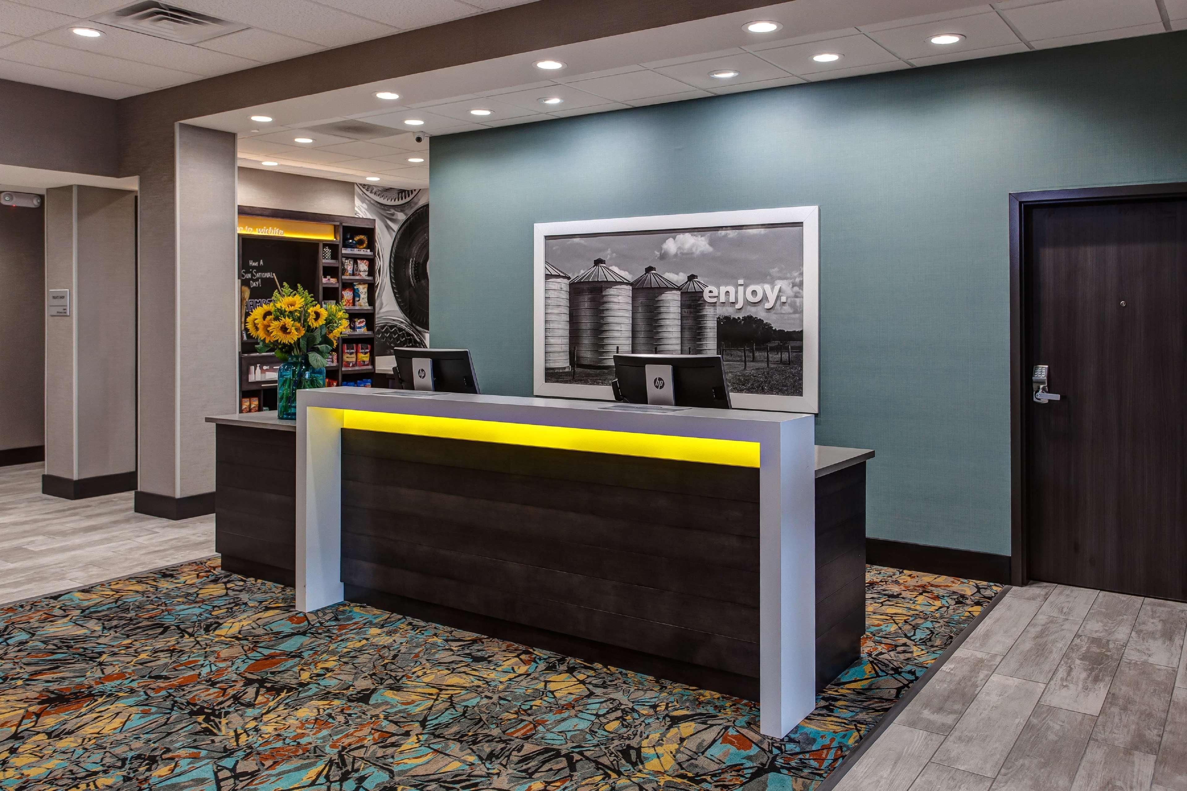 Hampton Inn & Suites-Wichita/Airport, Ks Kültér fotó