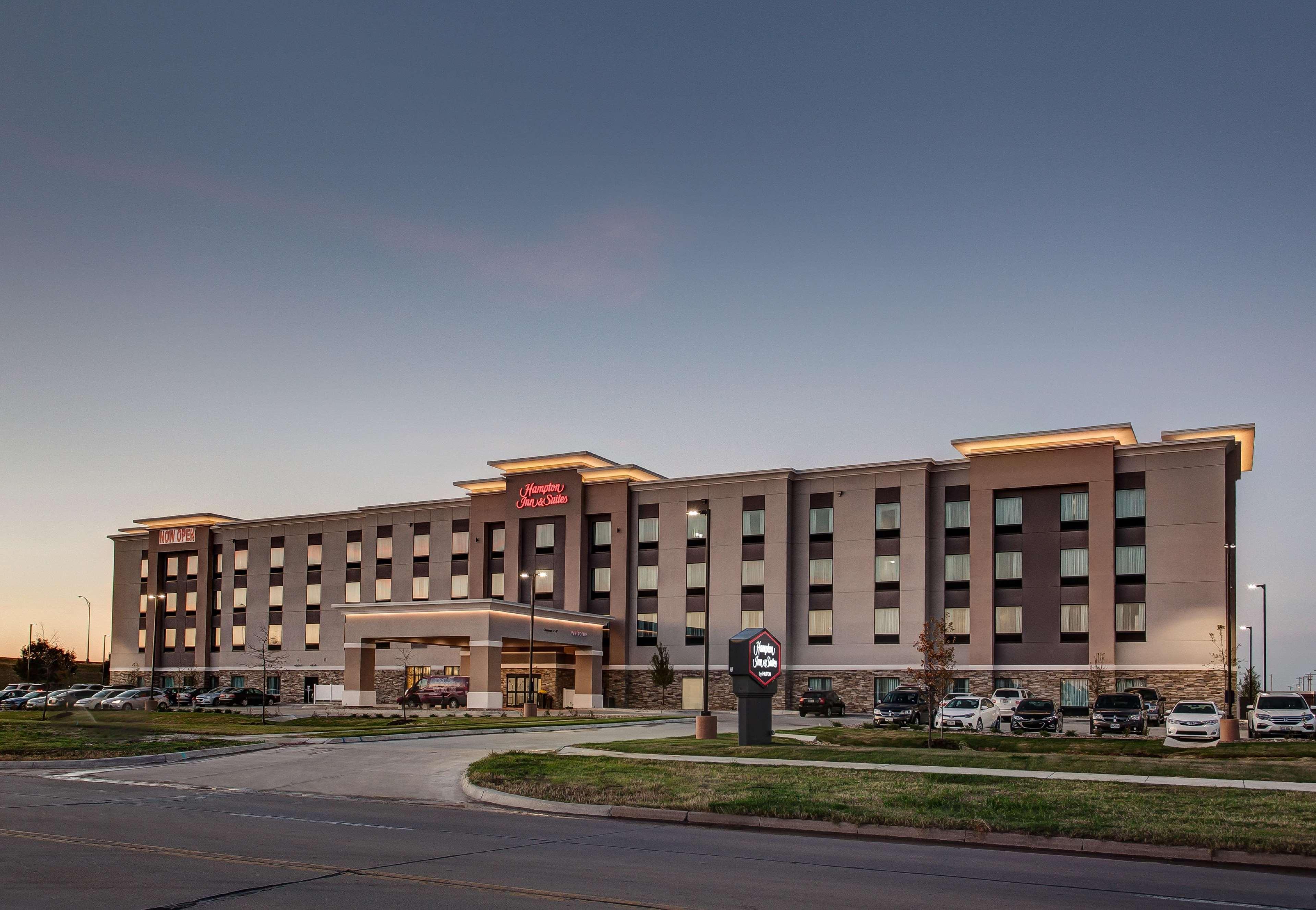 Hampton Inn & Suites-Wichita/Airport, Ks Kültér fotó